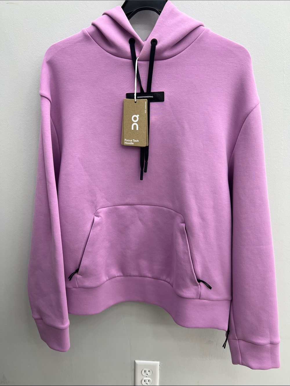 On Running Women’s Pink Lavender Hooded Pullover